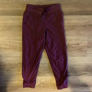 All In Motion Girls Joggers. Burgundy. Size 7/8 Medium